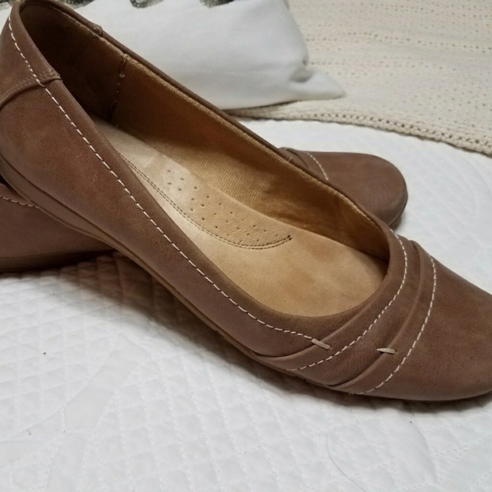 Life stride camel brown shoes